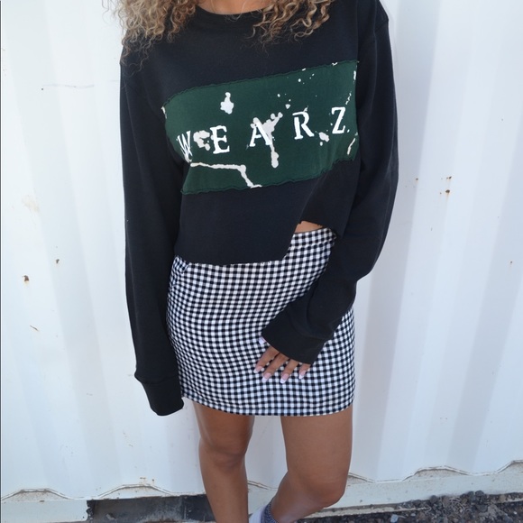 ❌SOLD IN BUNDLE❌ WEARZ ACID WASH RIPPED - Picture 4 of 5